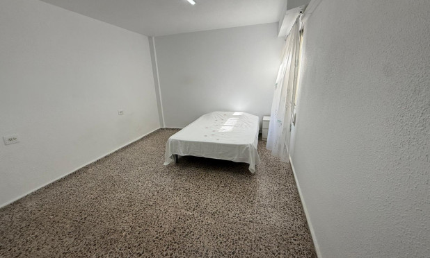 Odsprzedaż - Mieszkanie w bloku - Miramar