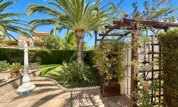 Resale - Villa - Orihuela Costa - Cabo Roig