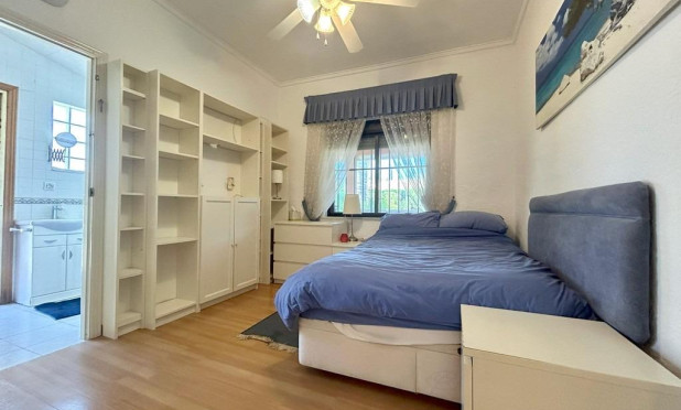 Resale - Villa - Orihuela Costa - Cabo Roig