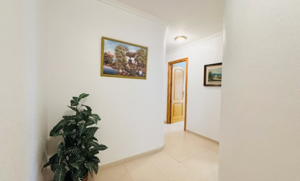 Resale - Apartment / flat - Torrevieja - Torrelamata - La Mata