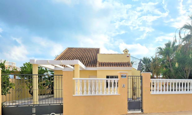 Resale - Villa - Los Urrutias - Estrella De Mar