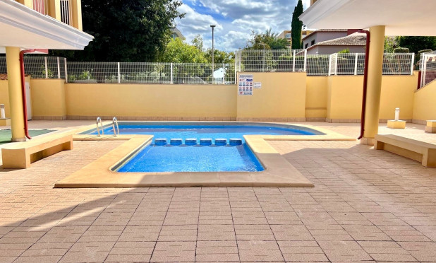 Odsprzedaż - Daszek - Pedreguer