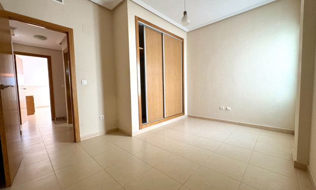 Odsprzedaż - Daszek - Pedreguer