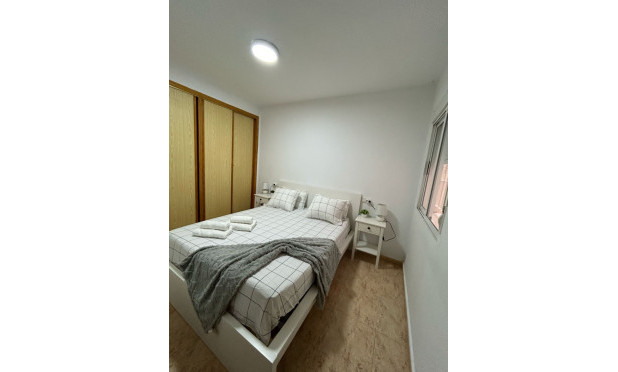 Lange Termijn Verhuur - Appartement / flat - Torrevieja - Playa de los Locos