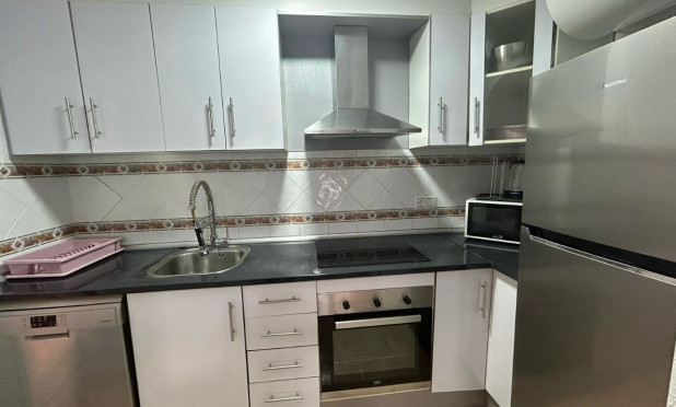 Alquiler a largo plazo - Apartamento / piso - Torrevieja - Playa de los Locos