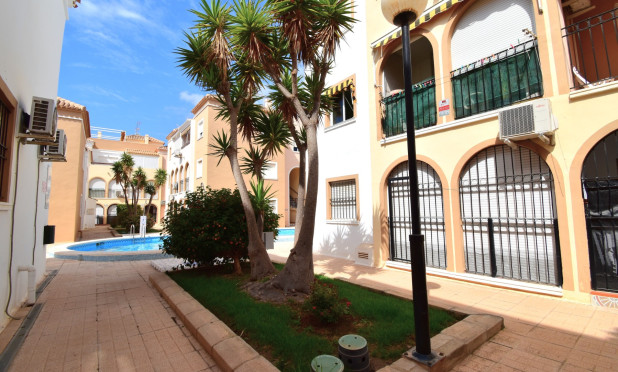 Resale - Apartment / flat - Torrevieja - Mar Azul