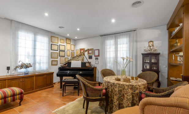 Resale - Villa - Torrevieja - La Veleta