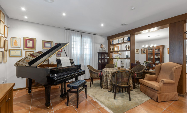 Resale - Villa - Torrevieja - La Veleta