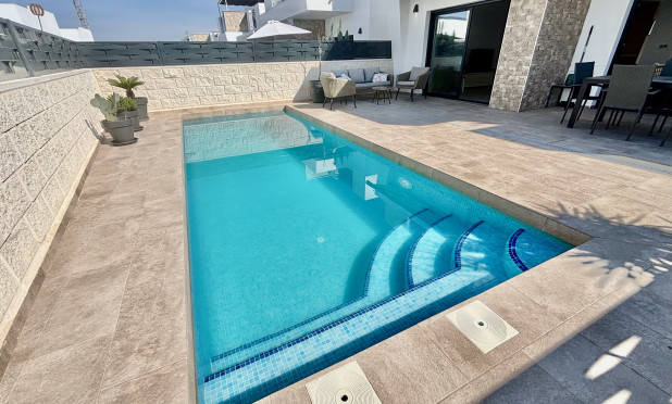 Obra nueva - Villa - Benijofar