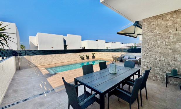 Obra nueva - Villa - Benijofar