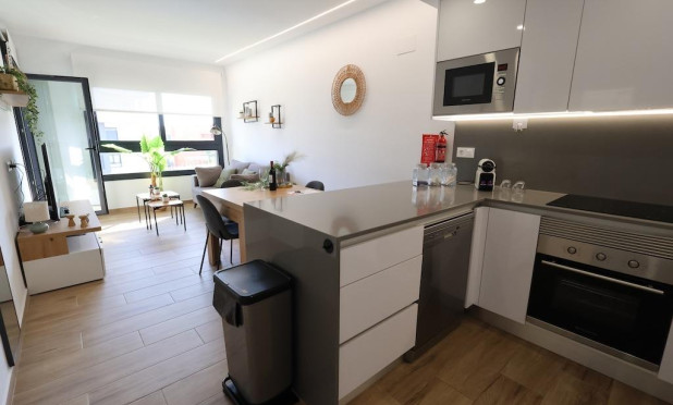 Resale - Apartment / flat - Orihuela Costa - Villamartín