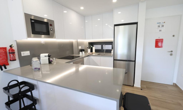 Resale - Apartment / flat - Orihuela Costa - Villamartín