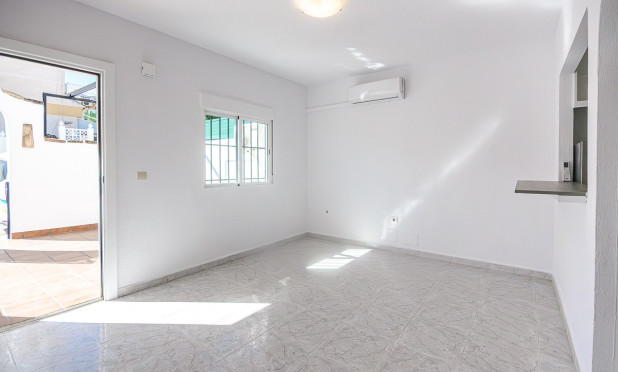 Resale - Finca / Country Property - San Miguel de Salinas