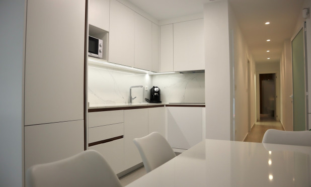 Lange Termijn Verhuur - Appartement / flat - Torrevieja - Centro