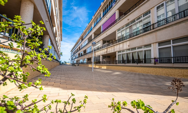 Resale - Apartment / flat - Orihuela Costa - Punta Prima