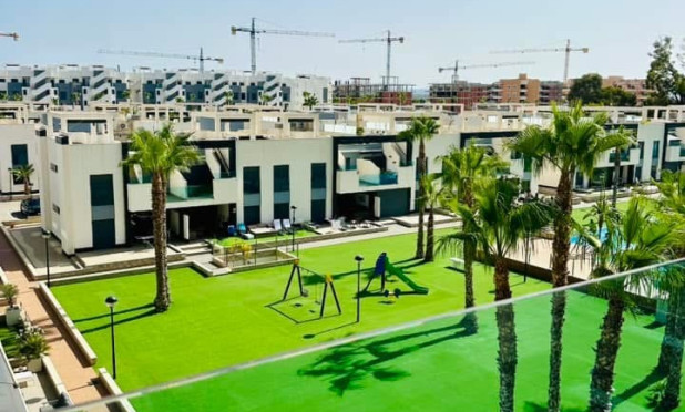 Resale - Apartment / flat - El Raso - Costa Blanca