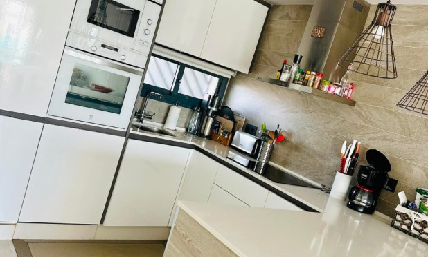 Resale - Apartment / flat - El Raso - Costa Blanca