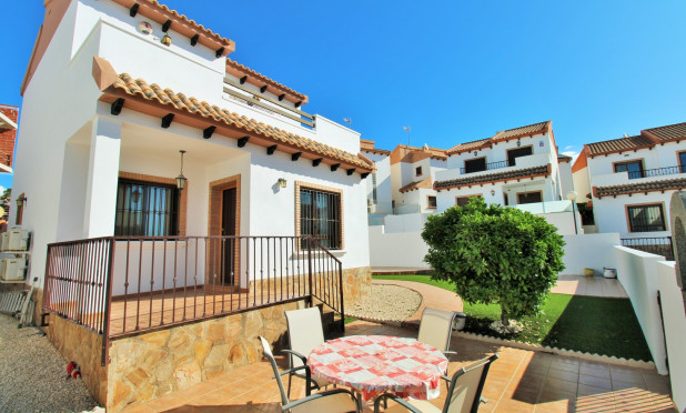 Resale - Villa - Villamartín - PAU 8