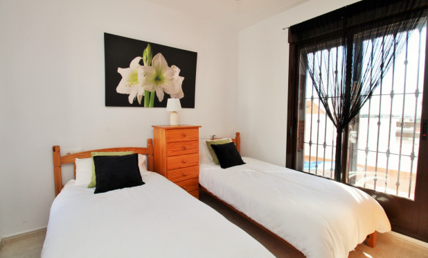 Resale - Villa - Villamartín - PAU 8