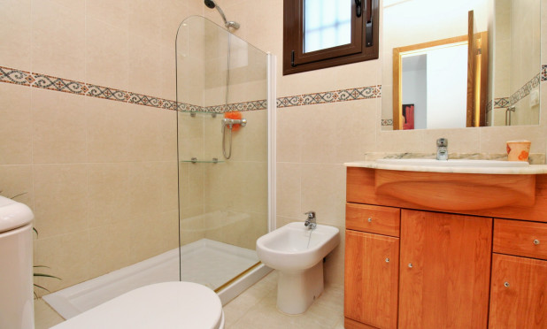 Resale - Villa - Villamartín - PAU 8