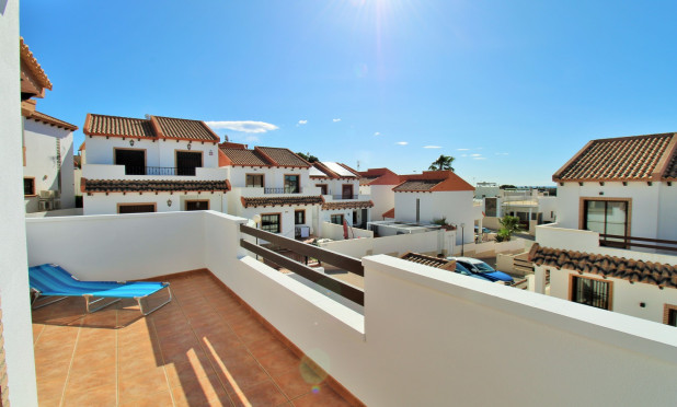 Resale - Villa - Villamartín - PAU 8