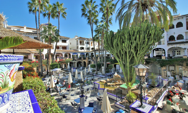 Resale - Villa - Villamartín - PAU 8