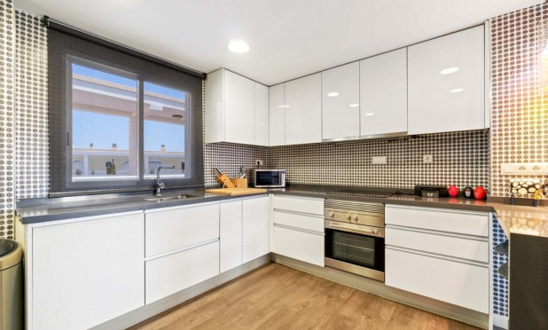 Resale - Apartment / flat - Orihuela Costa - Campoamor