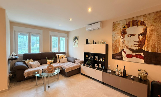 Resale - Apartment / flat - Vergel