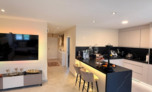 Resale - Apartment / flat - Vergel