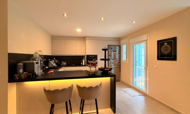 Resale - Apartment / flat - Vergel