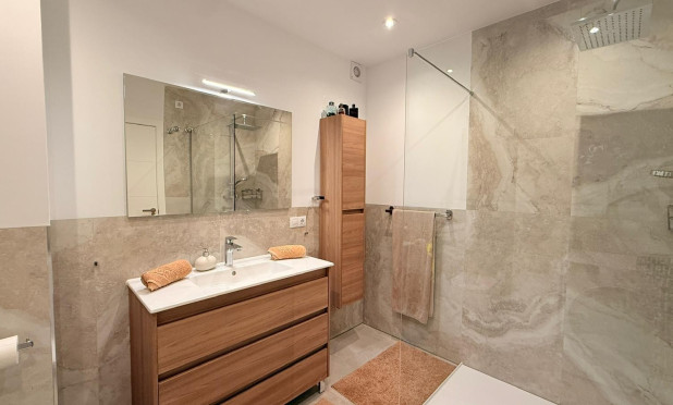 Resale - Apartment / flat - Vergel