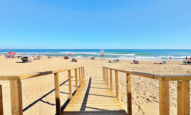 Resale - Apartment / flat - Torrevieja - La Mata