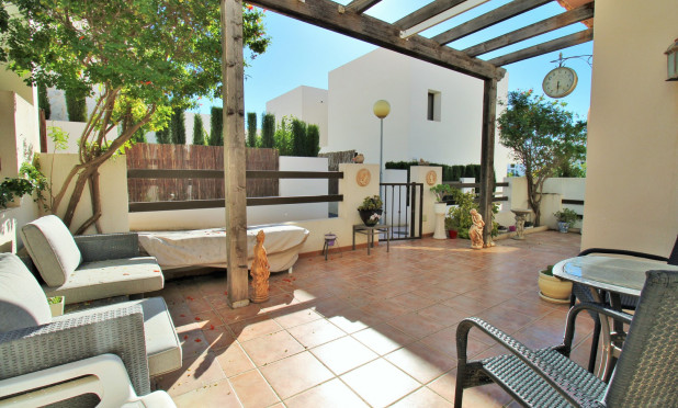 Resale - Villa - Villamartín - PAU 8