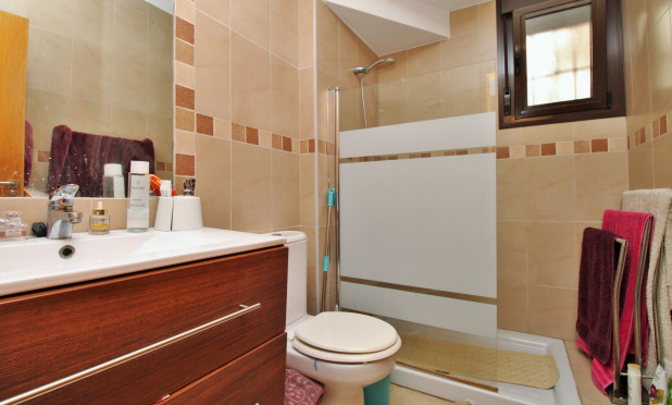 Resale - Villa - Villamartín - PAU 8