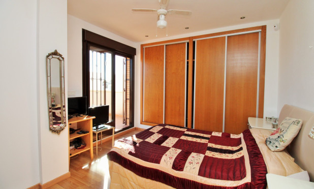 Resale - Villa - Villamartín - PAU 8