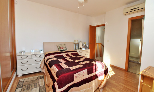 Resale - Villa - Villamartín - PAU 8