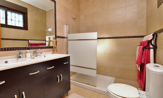 Resale - Villa - Villamartín - PAU 8