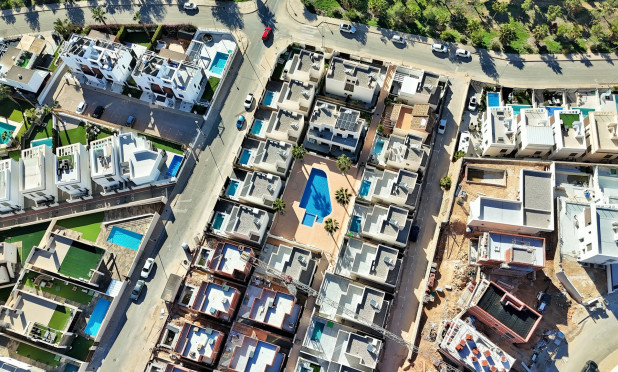 Resale - Villa - Villamartín - PAU 8