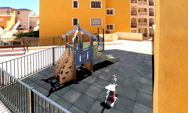 Resale - Apartment / flat - Orihuela Costa - Campoamor