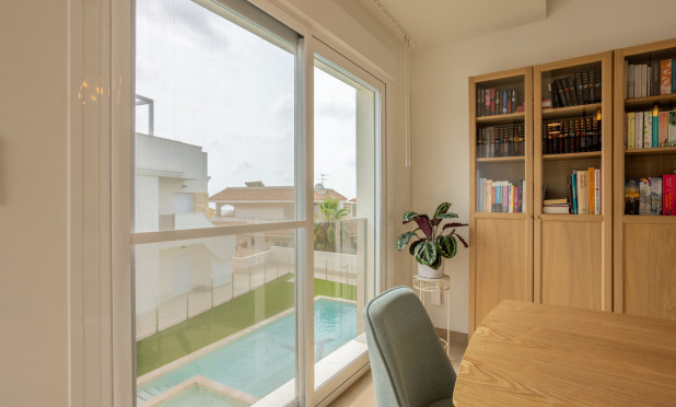 Odsprzedaż - Mieszkanie w bloku - Orihuela Costa - Villamartín