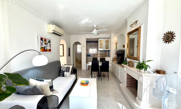 Resale - Villa - Orihuela Costa - Villamartín