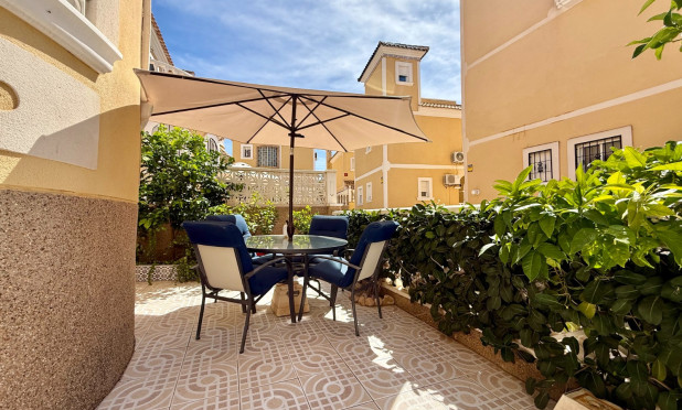 Resale - Villa - Orihuela Costa - Villamartín