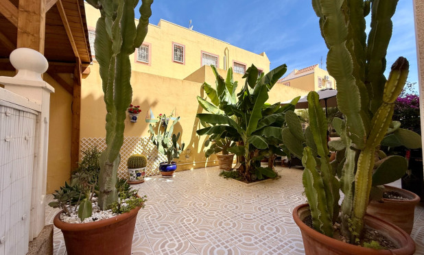 Resale - Villa - Orihuela Costa - Villamartín