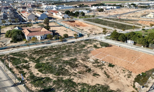 Obra nueva - Adosado - Pilar de la Horadada