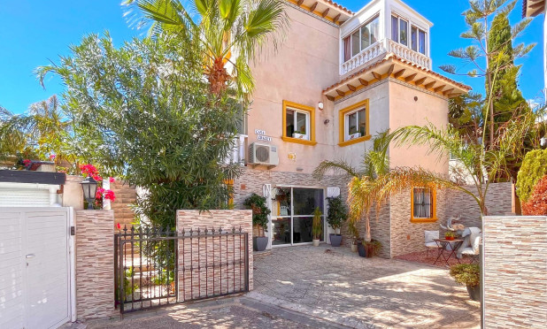 Resale - Villa - Orihuela Costa - La Zenia