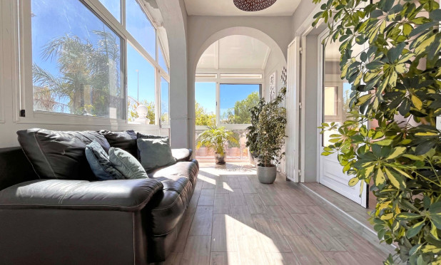 Resale - Villa - Orihuela Costa - La Zenia