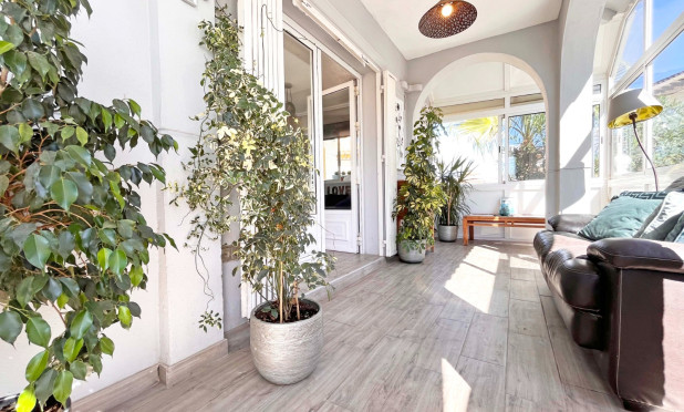 Resale - Villa - Orihuela Costa - La Zenia