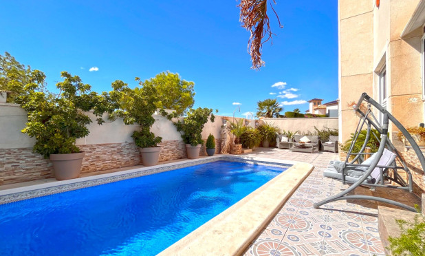 Resale - Villa - Orihuela Costa - La Zenia