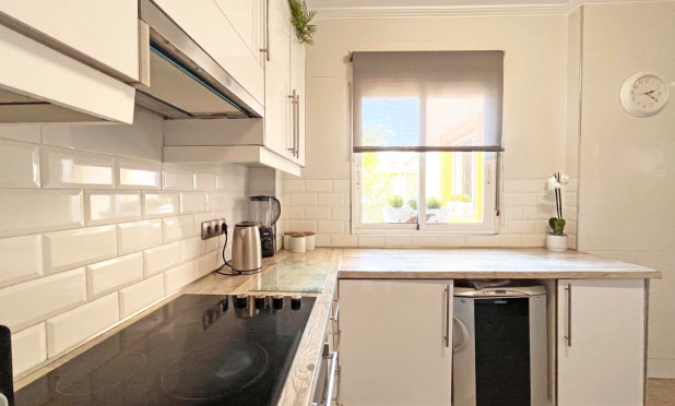 Resale - Villa - Orihuela Costa - La Zenia