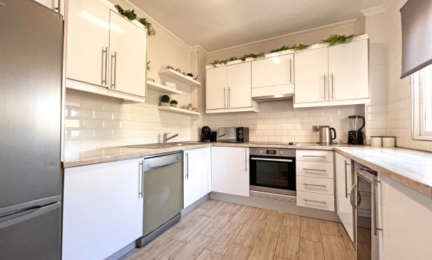 Resale - Villa - Orihuela Costa - La Zenia